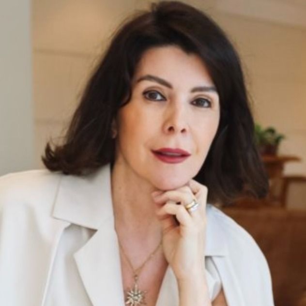 Karina Maria Batista Pesquero, Dermatologista Goiânia