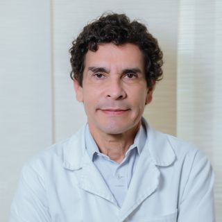 Dr. Jairo R Moyano A