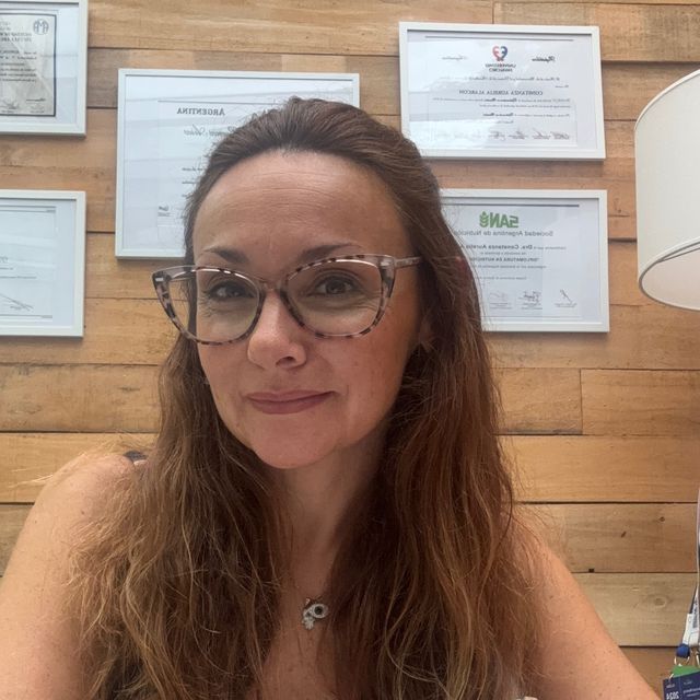 Constanza Alarcon, Médico clínico Ciudad Autónoma de Buenos Aires