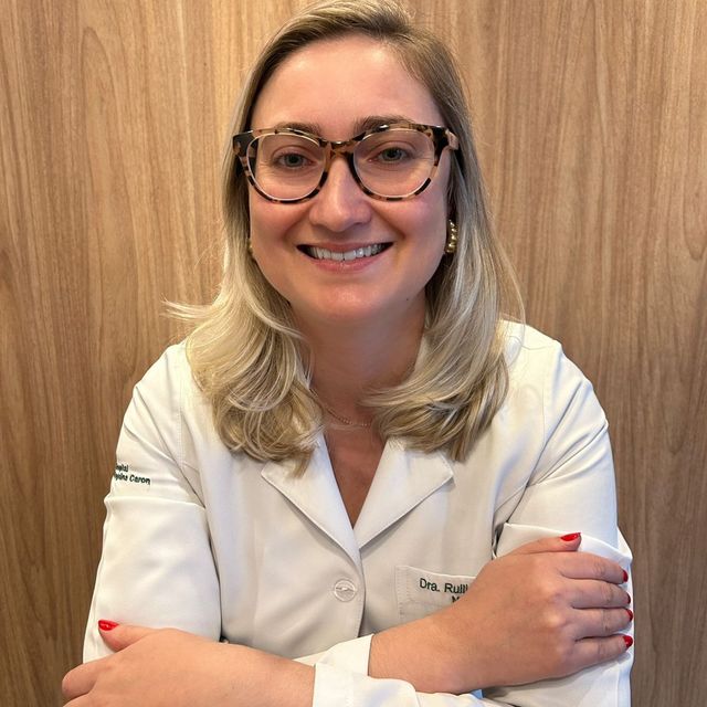 Rullia Pedroso, Ginecologista Curitiba