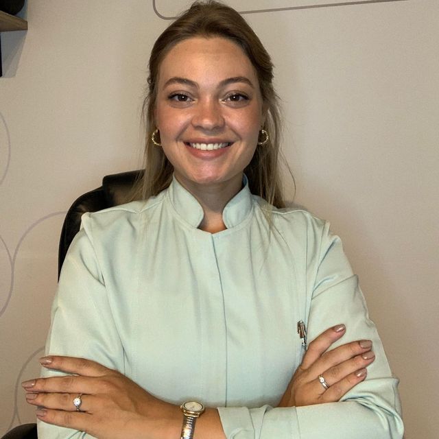 Amanda Maria Santos Rezende, Fisioterapeuta Curitiba