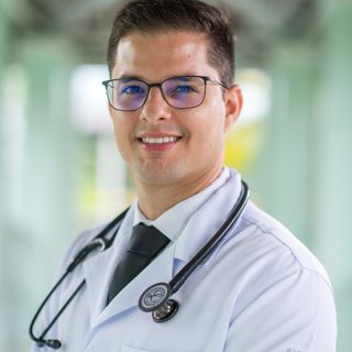 Ampliar imagem: Yves Bezerra, Cardiologista Cajazeiras