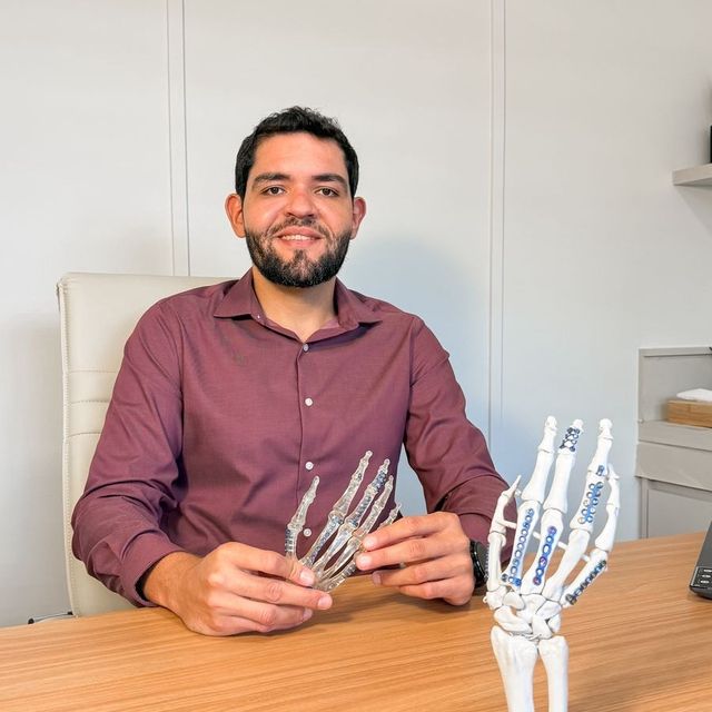 Luis Cláudio Júnior, Cirurgião da mão Campinas