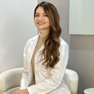 Acercar imagen: Diana Parra Cardenas, Internista Bogotá