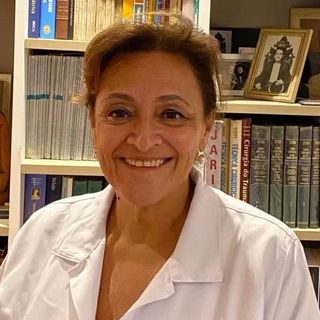 Dra. Ana Teresa Vacchiano Ferreira de Oliveira
