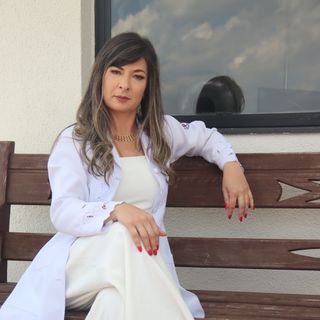  Lívia Meireles Soares