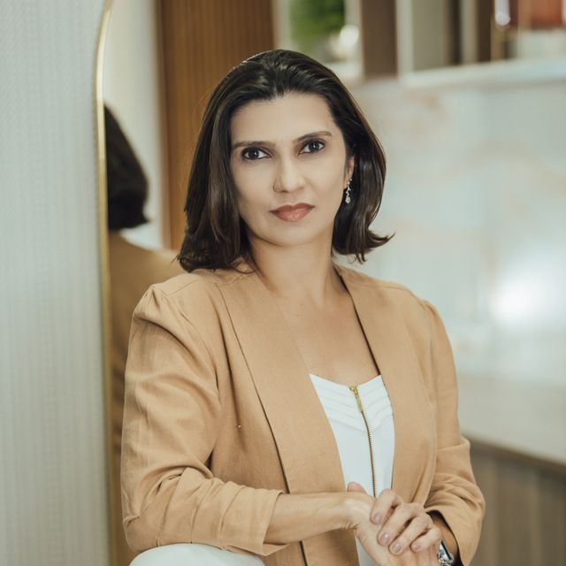 Gisele Amorim Zanato, Cirurgião plástico Goiânia