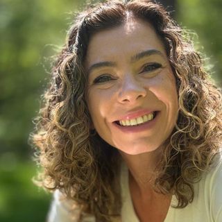 Elizandra Nasser De Almeida, Endocrinologista Curitiba