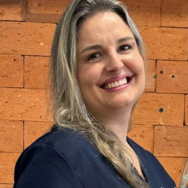 Bianca  Huziuk, Dentista Porto Alegre