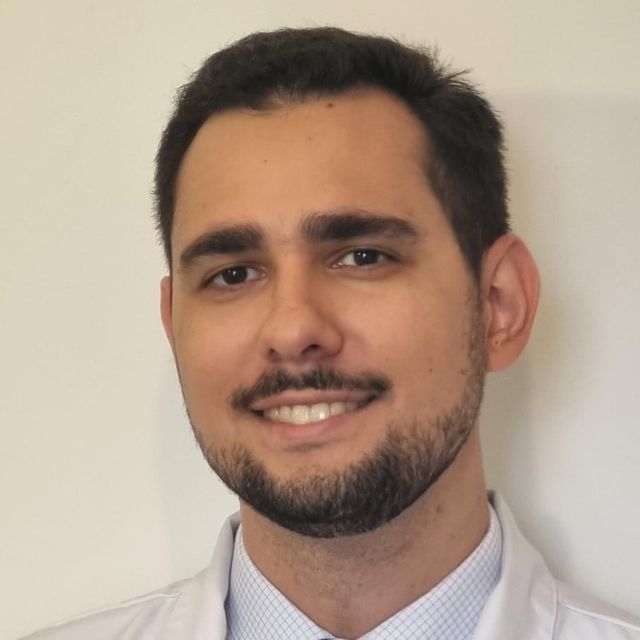 Igor Loreno  Domit Empinotti Filho, Ortopedista - Traumatologista Curitiba