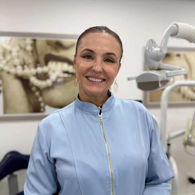 Elizabeth Nowicki, Dentista Jundiaí