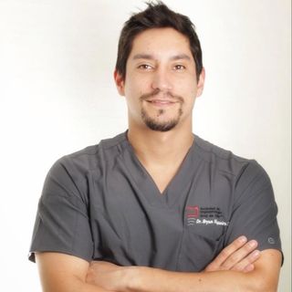 Acercar imagen: Bryan Maqueira C., Dentista Cañete