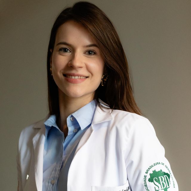 Naisa Carvalho Modesto de Abreu, Dermatologista Barretos
