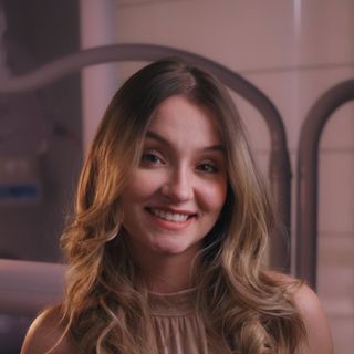 Annelyse  Andrade , Dentista Maringá