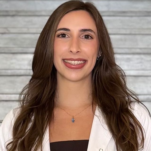 Isabella Regina  Albero Casale, Dermatologista São Paulo