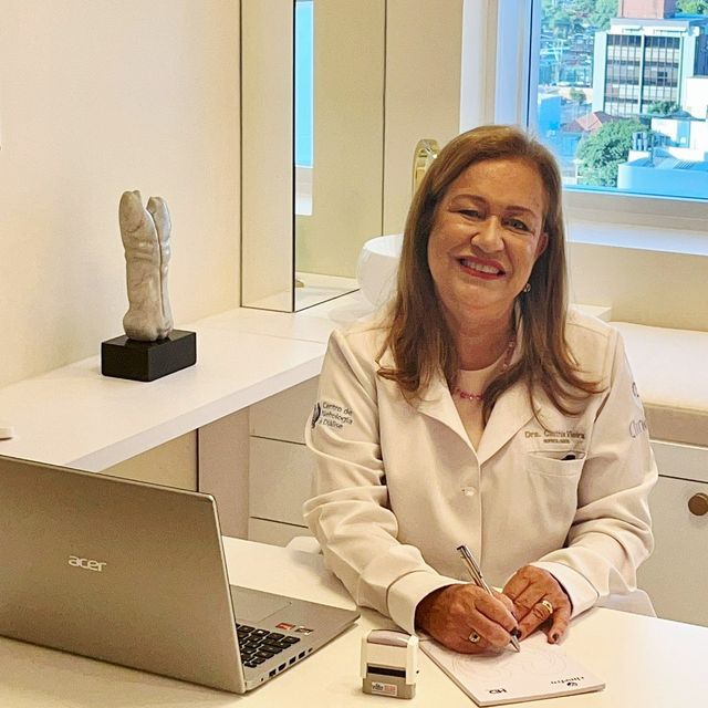 Cinthia Kruger Sobral Vieira, Nefrologista Porto Alegre