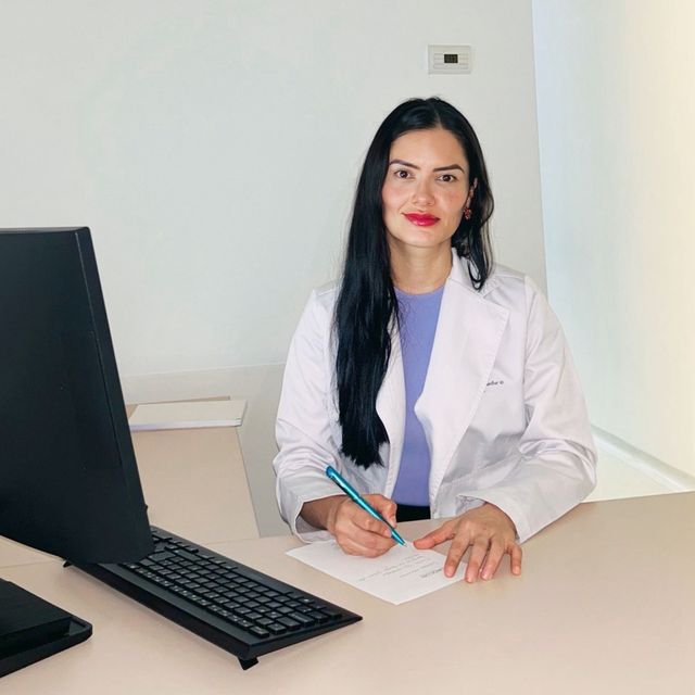 Elva Yohanna  Camacho Duarte, Urólogo Medellín