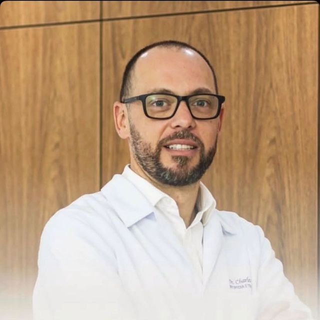 Charles Mauri Silva, Ortopedista - Traumatologista Esteio
