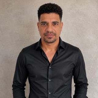 Dr. Samuel  Miranda 