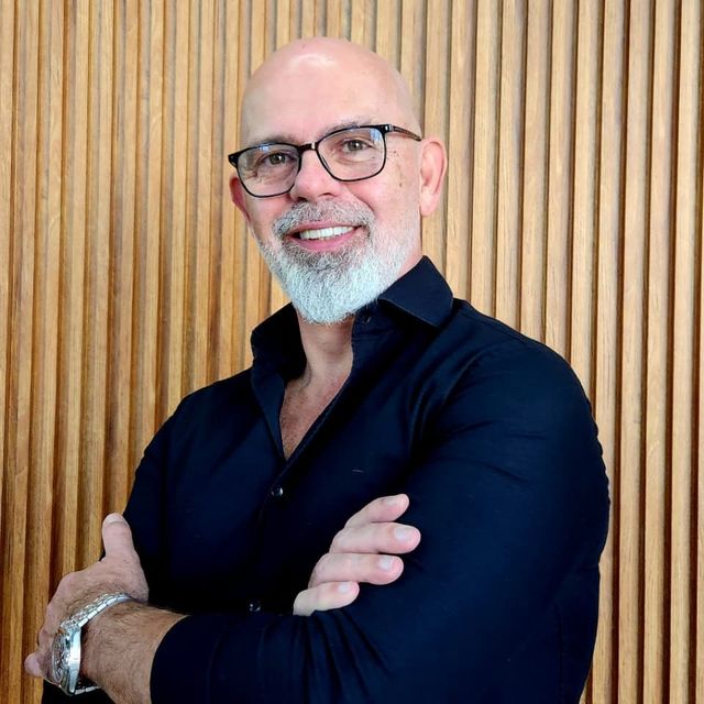 Geraldo Magela, Cirurgião pediátrico Santos