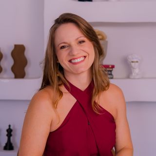 Cintia Ganzaroli, Dentista Goiânia