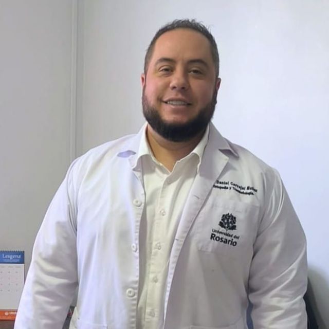 Daniel Carvajal Muñoz, Ortopedista y Traumatólogo Bogotá