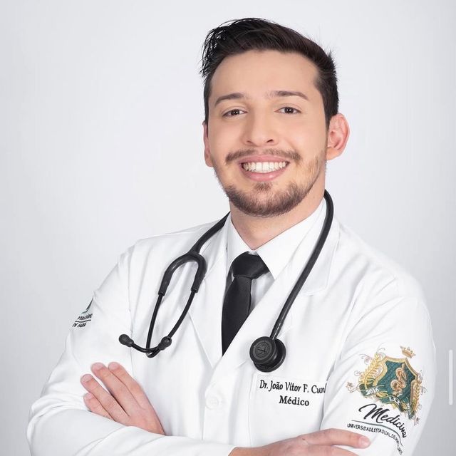 João Vitor Fernandes da Cunha, Médico clínico geral Viçosa