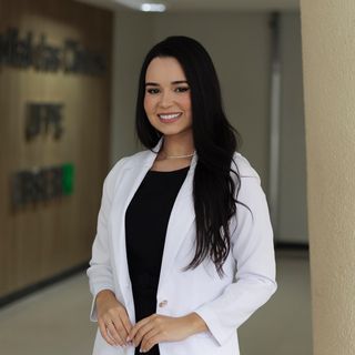 Dra Evelliny  Gomes, Neurologista Caruaru