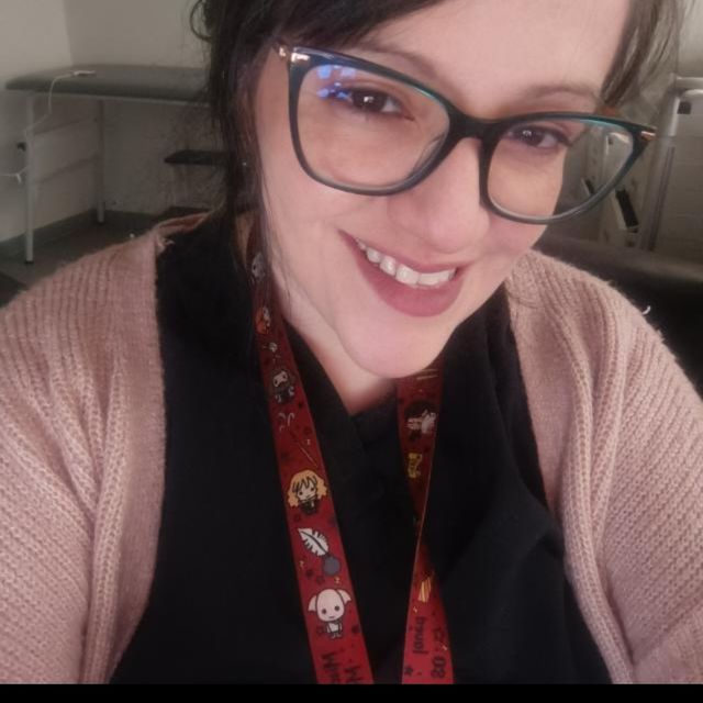 Karla  Herrera Contreras, Médico general Angol