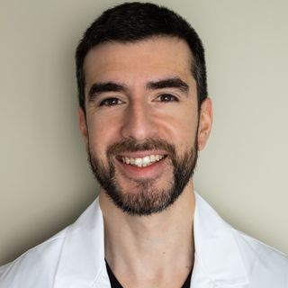 Acercar imagen: Alfonso Andrés Lépez Hormazábal, Dermatólogo Santiago