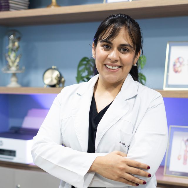 Andrea Marcela Contreras Blanco, Urólogo Medellín