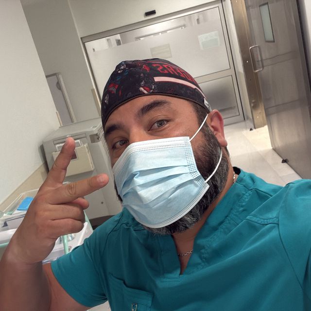 Daniel Peralta Arias, Ginecólogo Santiago