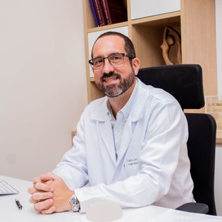 Ampliar imagem: Daniel Rogge Carone, Cirurgião plástico Campinas