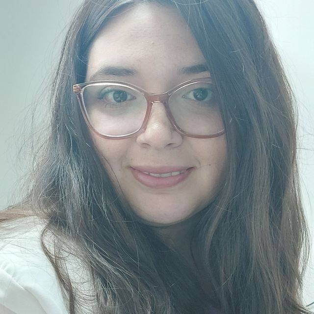 Valentina Morales, Médico general Macul