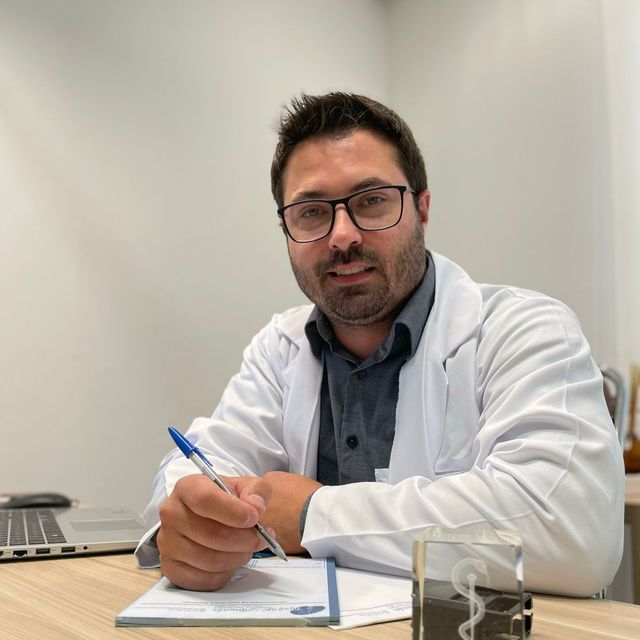 Rodrigo Siqueira De Almeida, Ortopedista - Traumatologista Arroio Grande