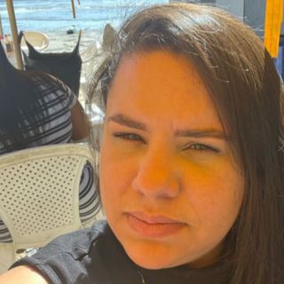 Ampliar imagem: Thais de Oliveira Lima ., Terapeuta complementar Niterói