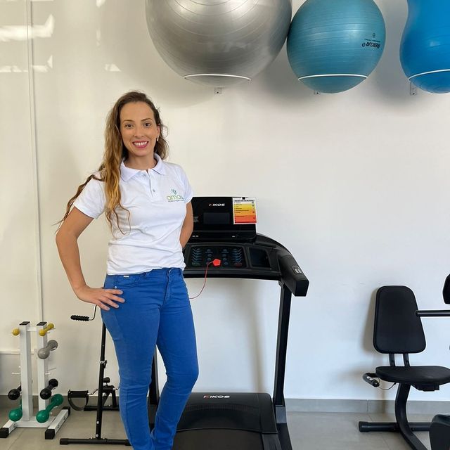 Alyne  Montero Ferro Marrara, Fisioterapeuta São Carlos