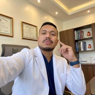 Dr. Wilmer Alexy Intriago Bravo