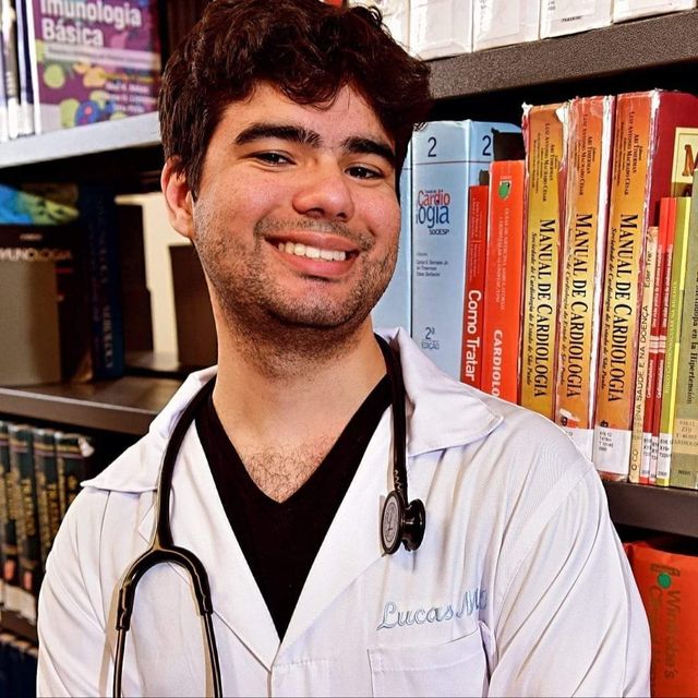 Lucas Moreno Ponso, Especialista em Clínica Médica Santo André