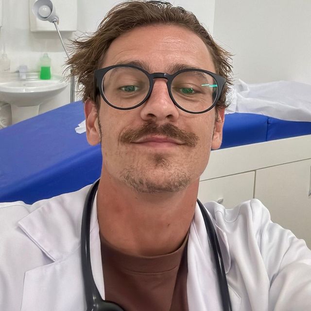 Dener Klein, Médico clínico geral Feliz