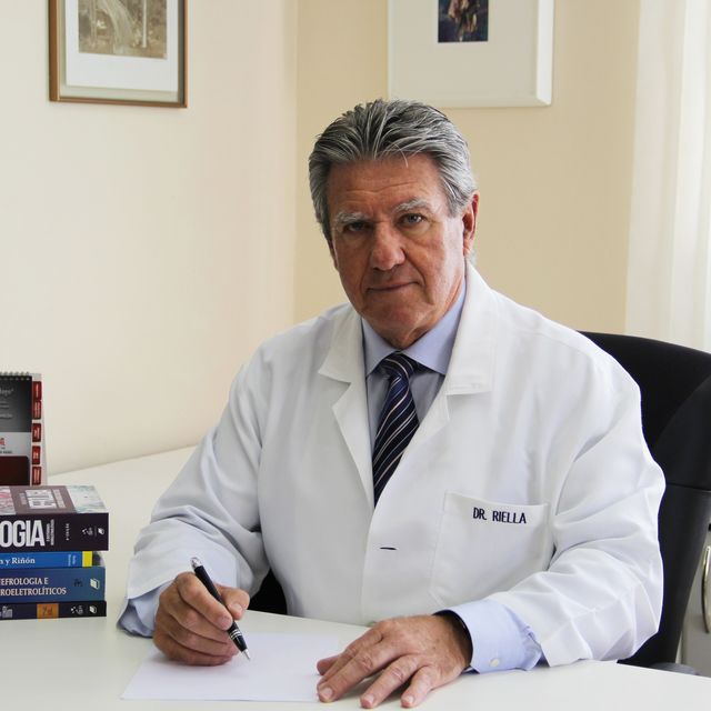 Miguel Carlos Riella, Nefrologista Curitiba