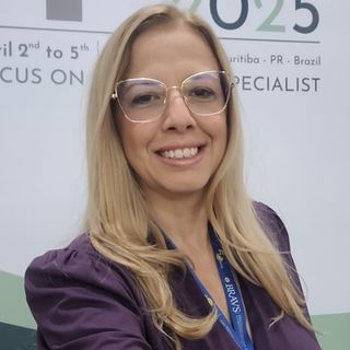 Ampliar imagem: Christine Lanssoni Zucatti, Oftalmologista Brasília