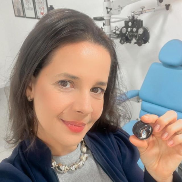 Alessandra Peltier de Queiroz Urbano de Souza, Oftalmologista Salvador