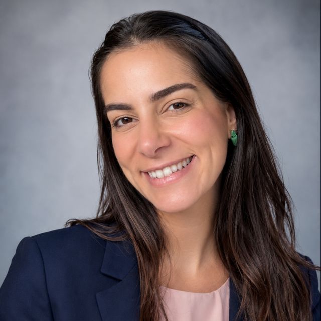 Paola Soria, Especialista em Clínica Médica Rio de Janeiro