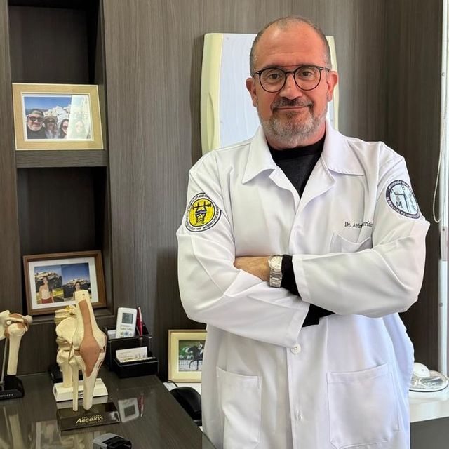André Mauricio Covino Valadão de Freitas, Ortopedista - Traumatologista São Caetano do Sul