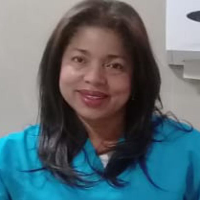 Adiela Esther Pardo Carmona, Odontólogo Bogotá