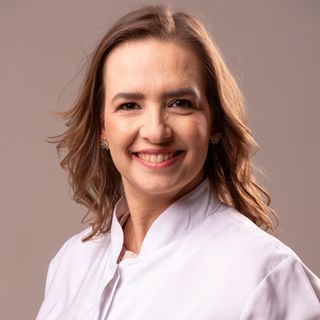 Ampliar imagem: Mariana Kefalas Oliveira Gomes, Ginecologista Uberaba