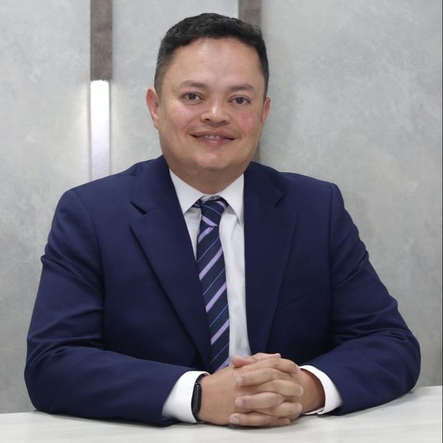 Mauricio Baron, Odontólogo Bogotá