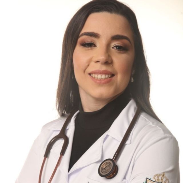 Ana Carolina  de Carvalho Coutinho Ezarani, Pediatra Rio de Janeiro