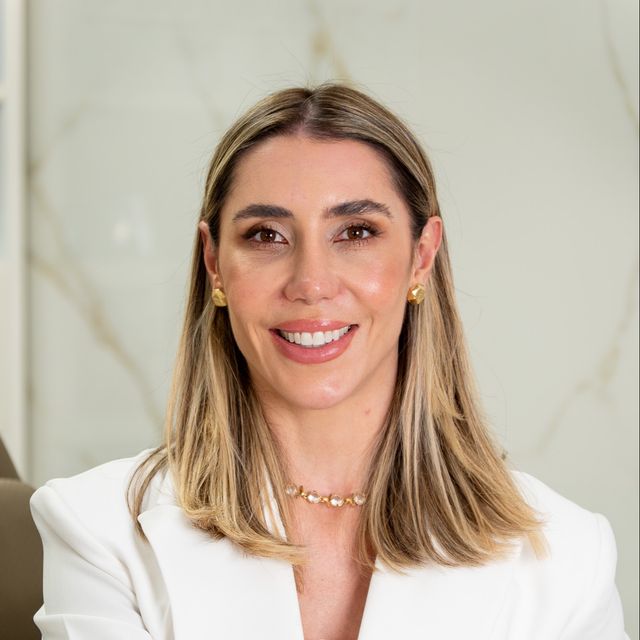 Cristiana Capelari, Dentista Florianópolis
